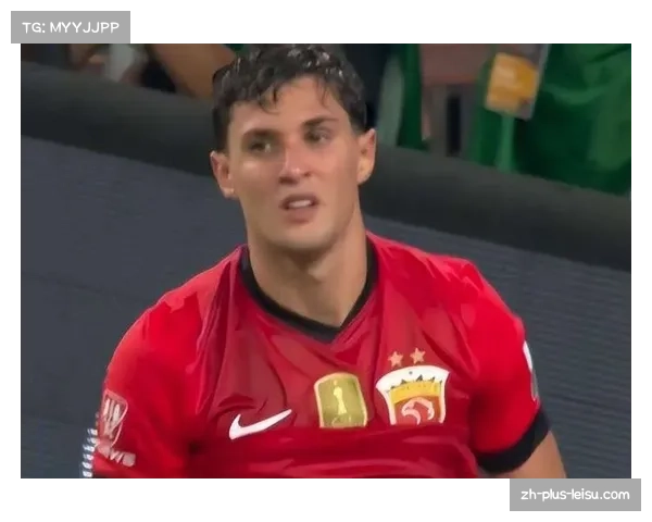 上海海港外援梅伦多亚冠定位球制造威胁 表现活跃 上海海港外援梅伦多亚冠定位球制造威胁 表现活跃